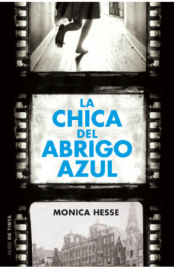 La chica del abrigo azul